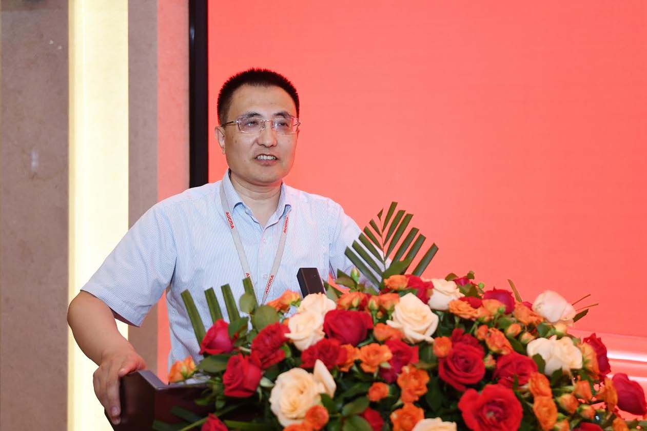 1749097202410471.jpg 控股集團(tuán)召開管理干部領(lǐng)導(dǎo)力提升培訓(xùn)總結(jié)表彰大會(huì)1.jpg